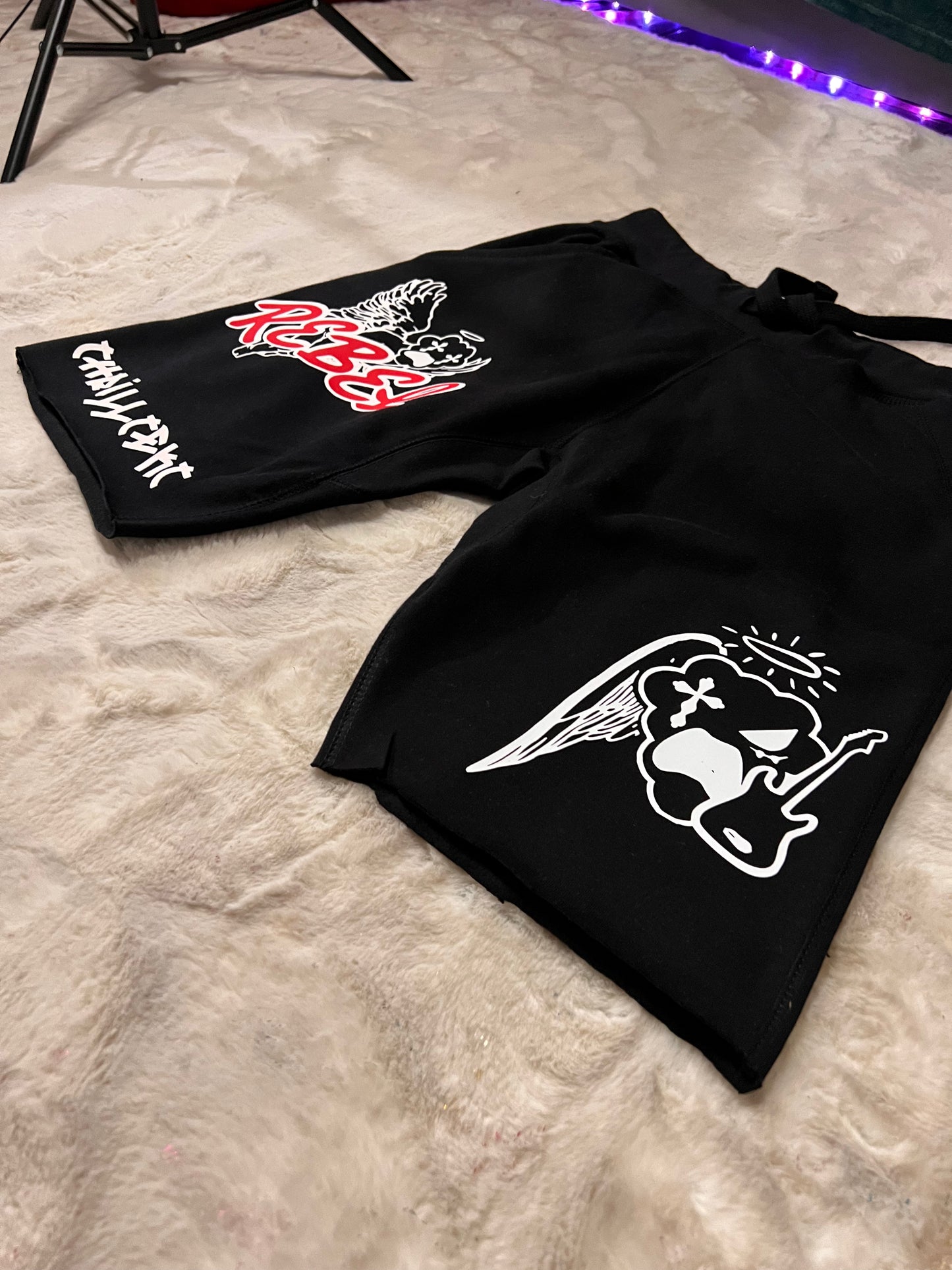 “Rebel Angels” Thrilltekt sweatshorts